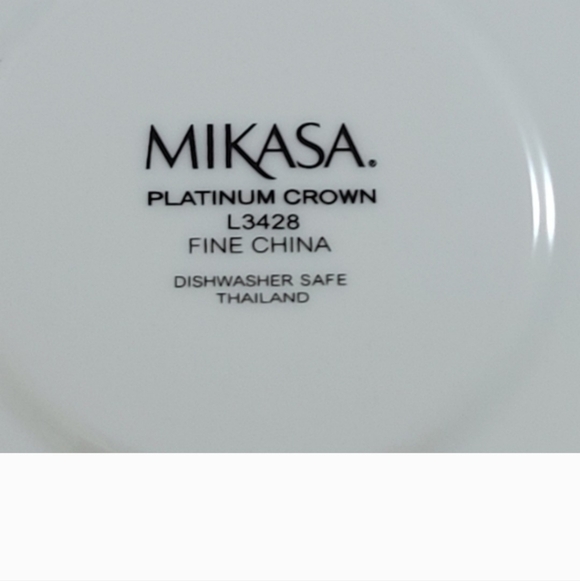 Elegant White and Silver Dinnerware Set of One 5 Pices.Mikasa Dinerwere - Picture 2 of 10